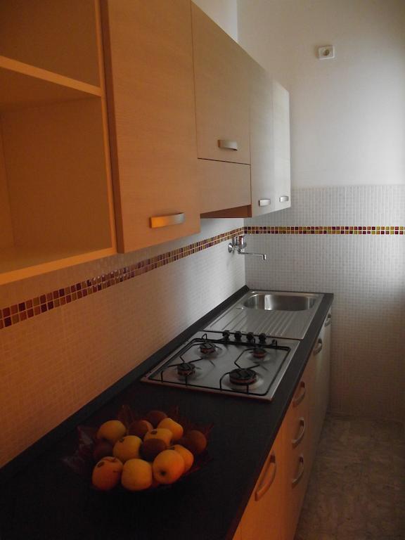 Riviera Apartments Пьетра-Лигуре Номер фото