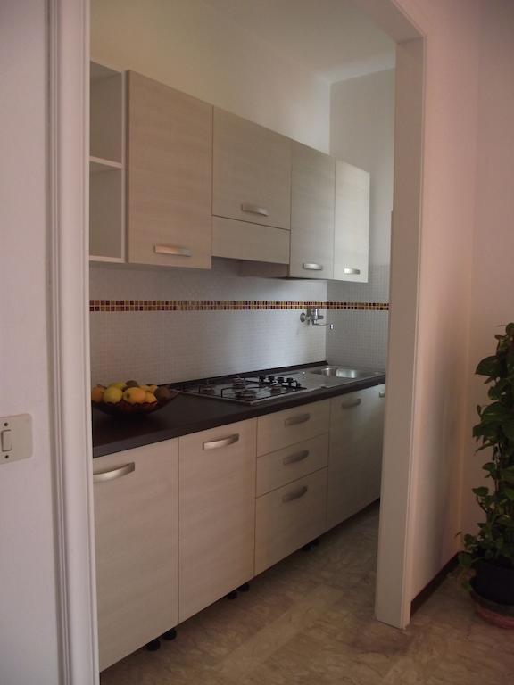 Riviera Apartments Пьетра-Лигуре Номер фото