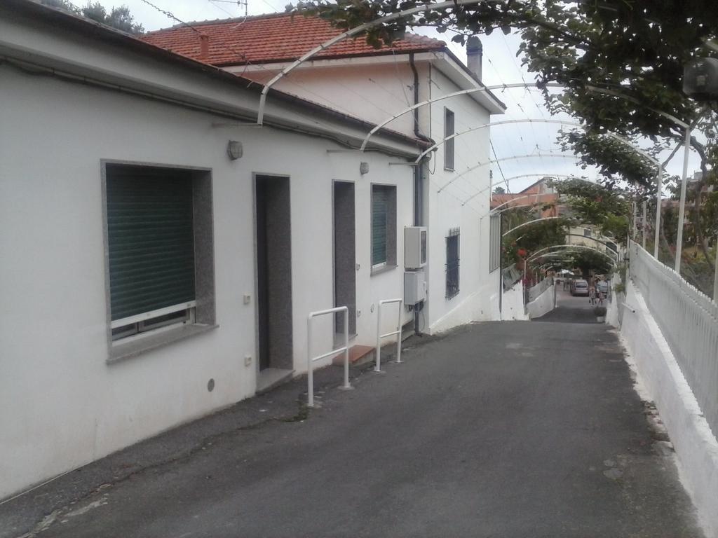 Riviera Apartments Пьетра-Лигуре Экстерьер фото