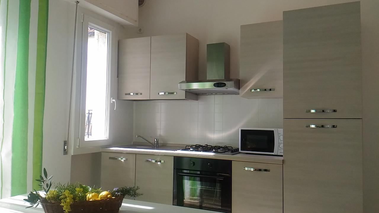 Riviera Apartments Пьетра-Лигуре Экстерьер фото