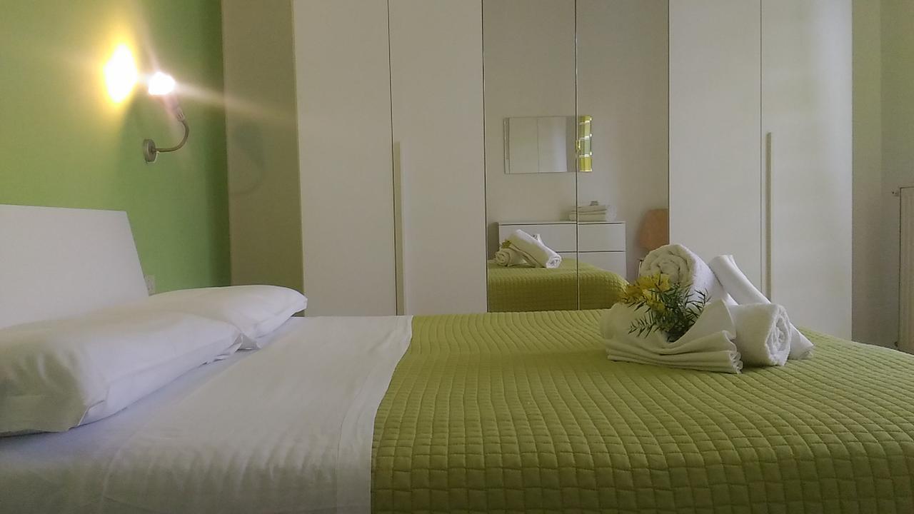 Riviera Apartments Пьетра-Лигуре Экстерьер фото